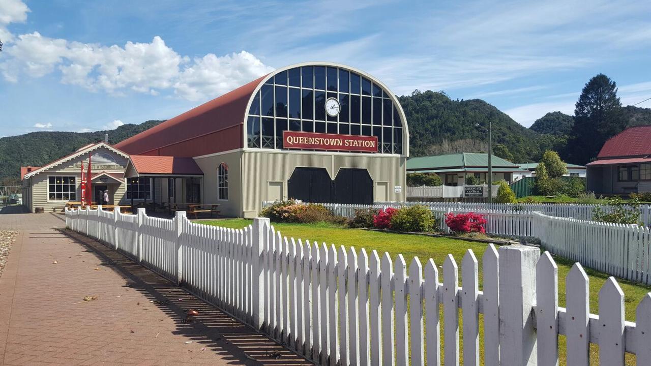 Mt Lyell Motor Inn Queenstown Exterior photo